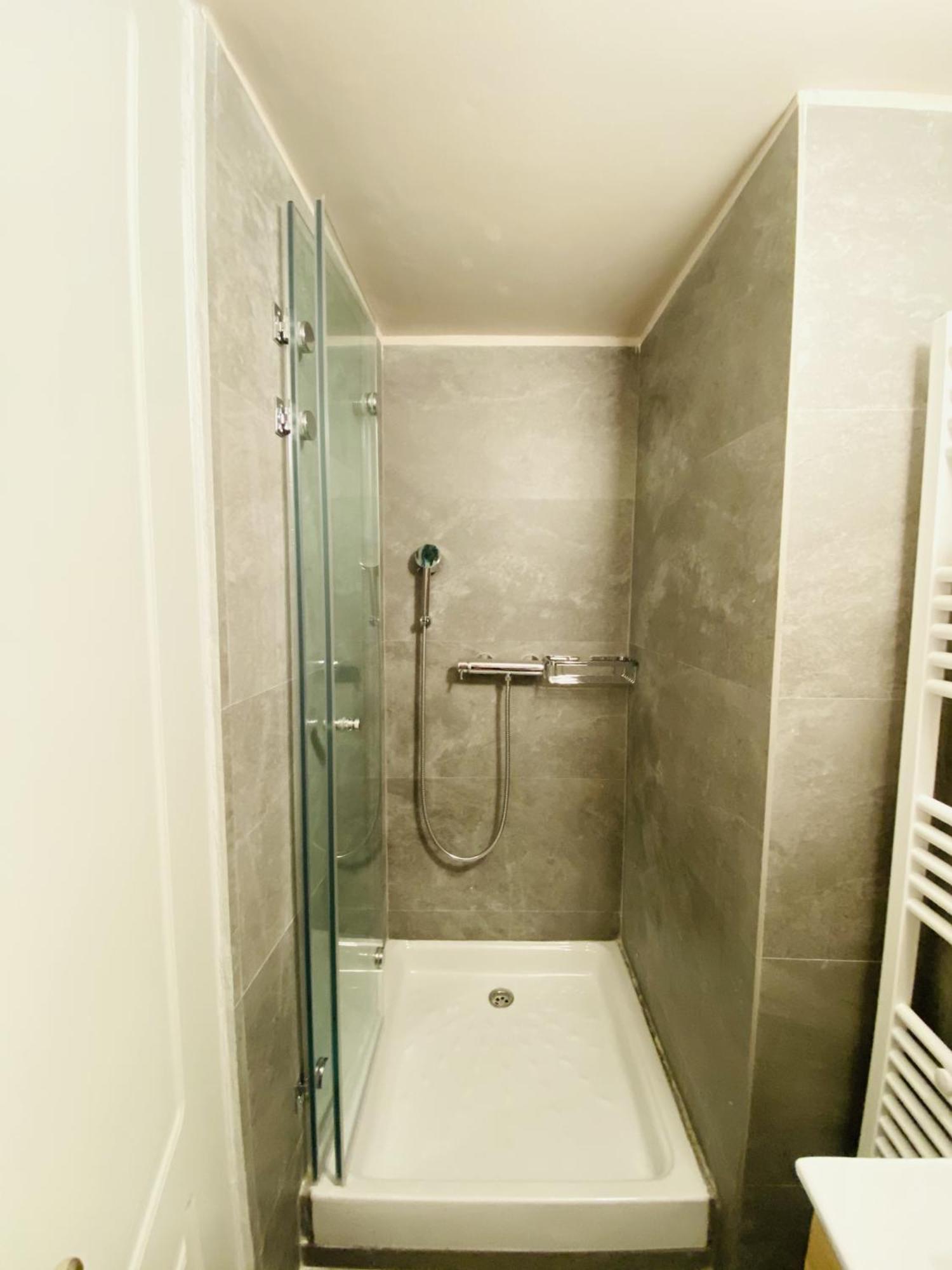 Central Syntagma Square Studio In Athens - Shell Екстериор снимка
